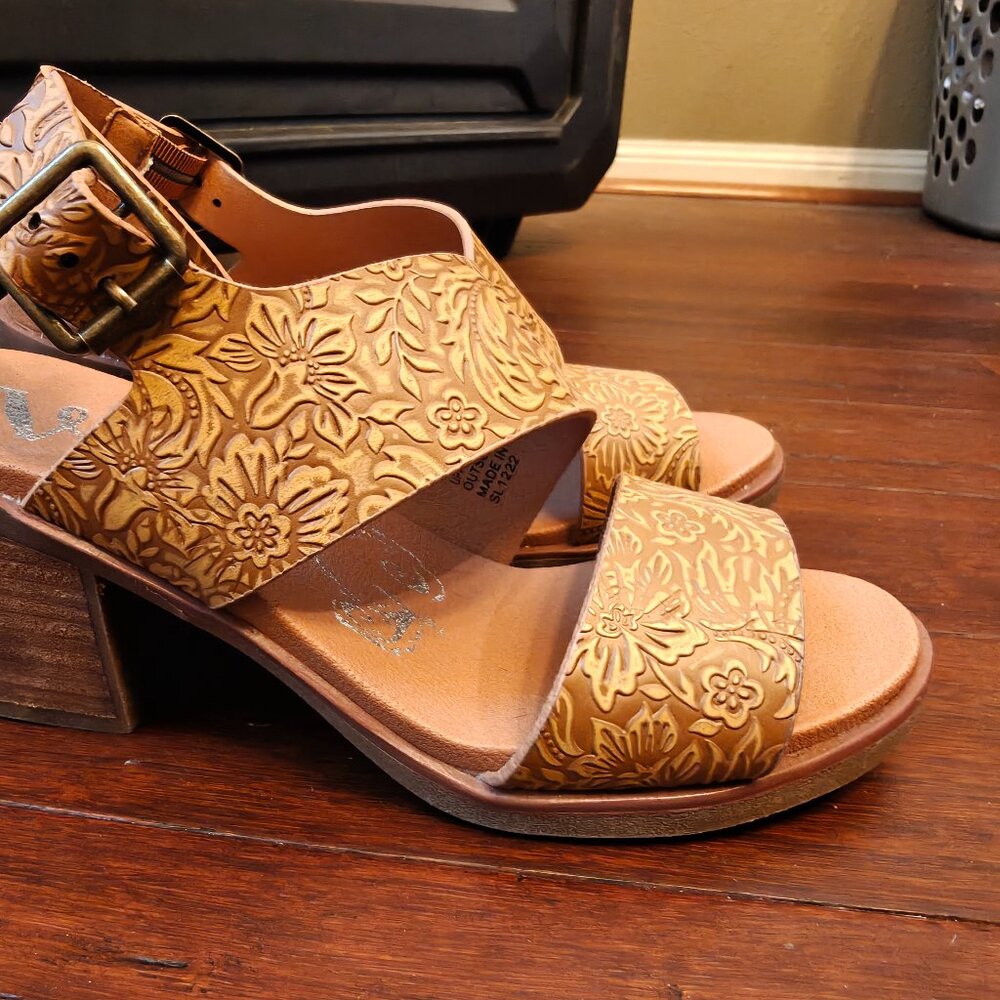 Tooled Floral Strappy Sandals